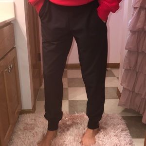 Lululemon size 6 joggers!